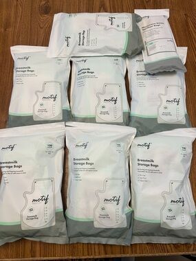 Motif Breastmilk Storage Bags 700 count 8 oz NEW &microwave steam sterilizer bag